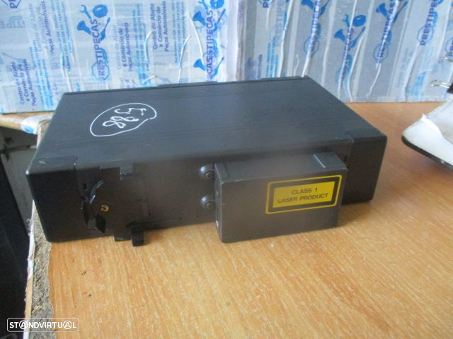 Radios A2038209089 MERCEDES W203 2000 ORIGINAL MC3010 MERCEDES W209 CLK 2003 ORIGINAL MC3010 MERCEDES CLASSE C 2 W203 FASE 1 2003 2.2CDI 143CV 4P CINZA MERCEDES W463 2002 G400CDI 250CV 5P AZUL - 3