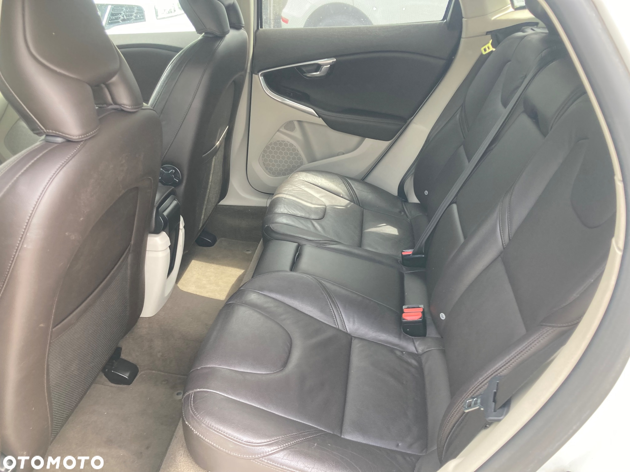 Volvo V40 D2 Summum - 9