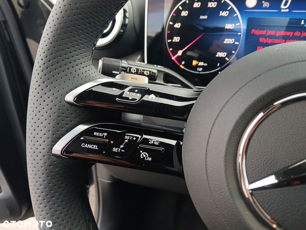Mercedes-Benz GLC 300 e 4-Matic AMG Line - 22