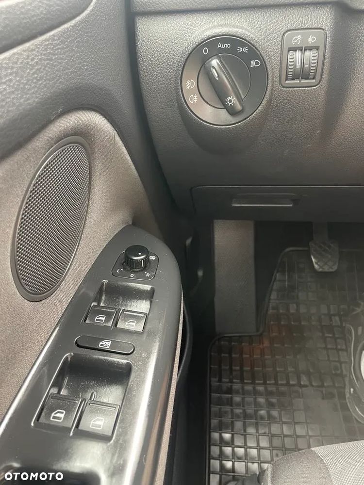 Volkswagen Golf Plus - 16