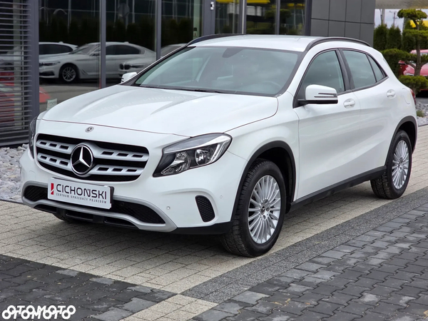 Mercedes-Benz GLA 180 7G-DCT Style