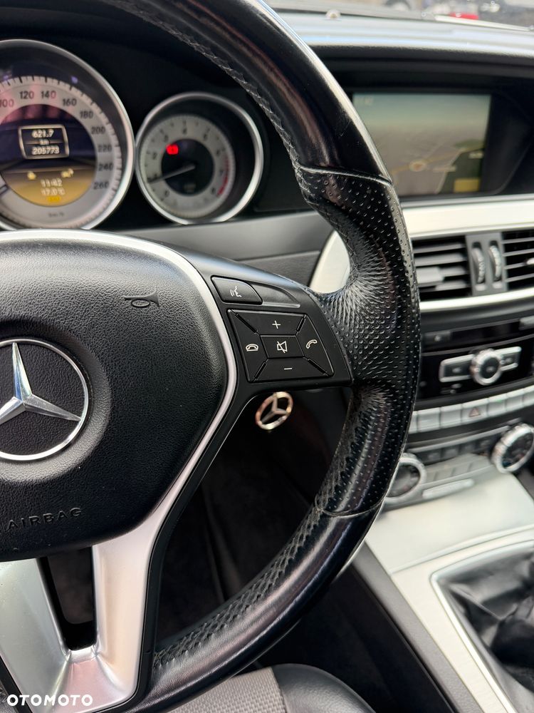 Mercedes-Benz Klasa C 180 CGI BlueEff Avantgarde - 13
