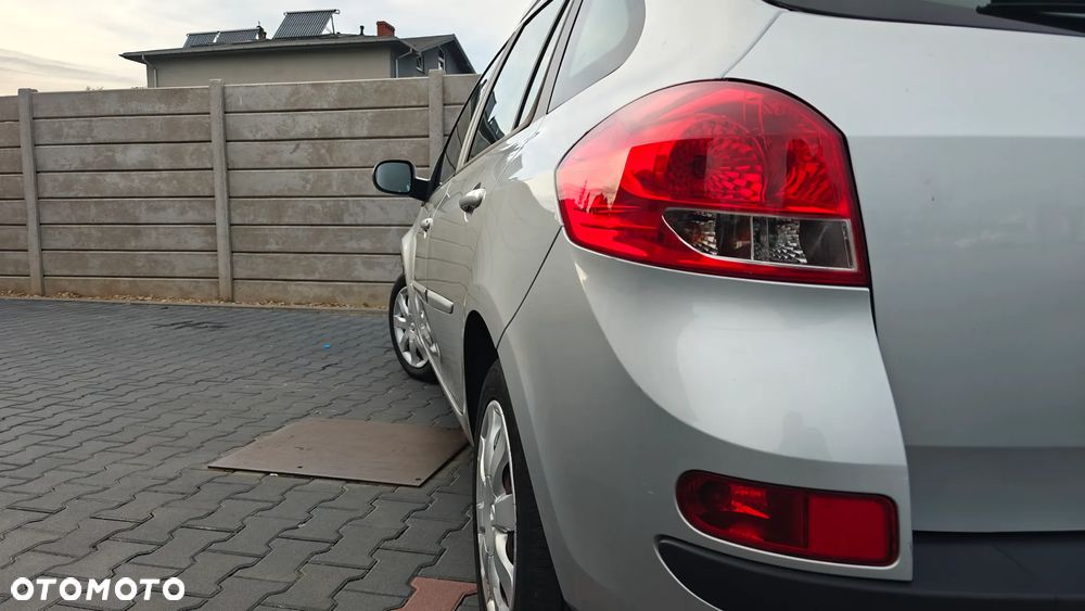 Renault Clio 1.5 dCi Alize - 10