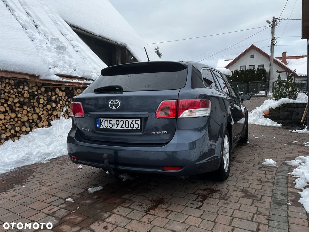 Toyota Avensis 1.8 Comfort - 8