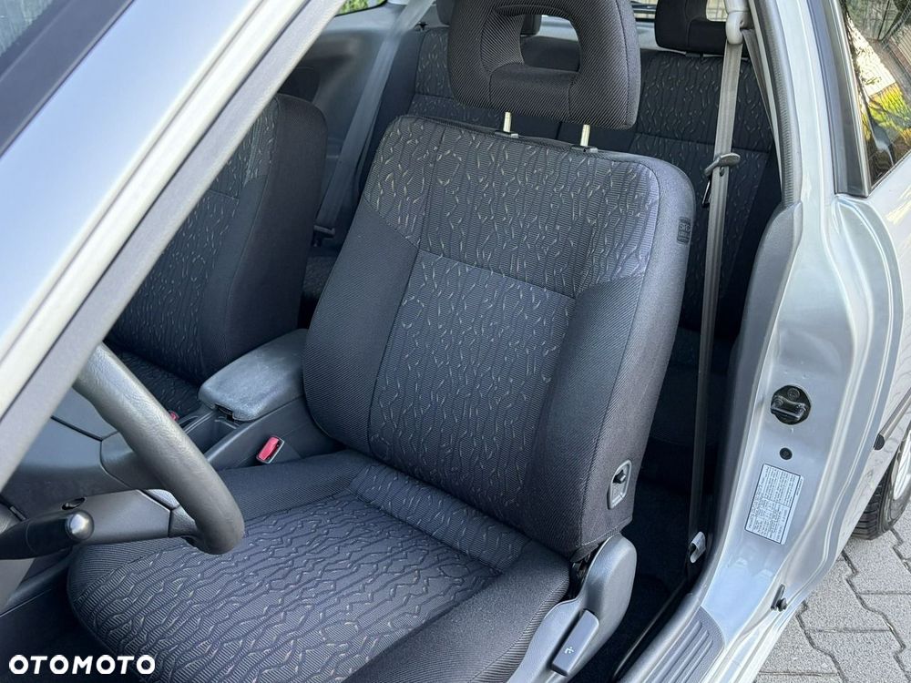 Mitsubishi Colt - 21