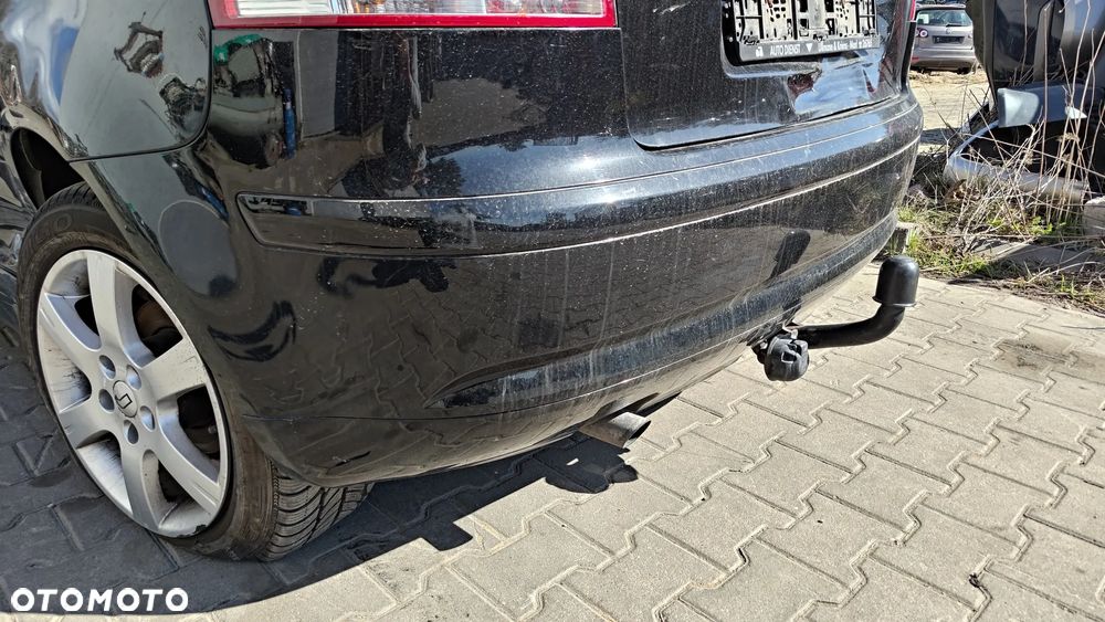 Zderzak tył tylny Audi A3 8P kod lakieru LY9B - 1