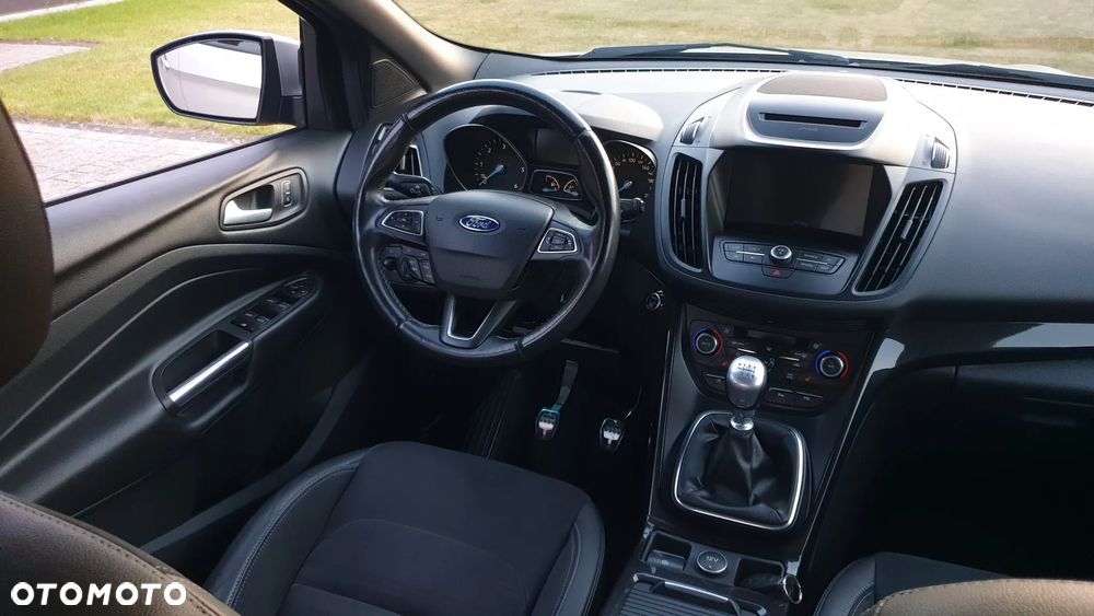 Ford Kuga 2.0 TDCi 2x4 ST-Line - 12