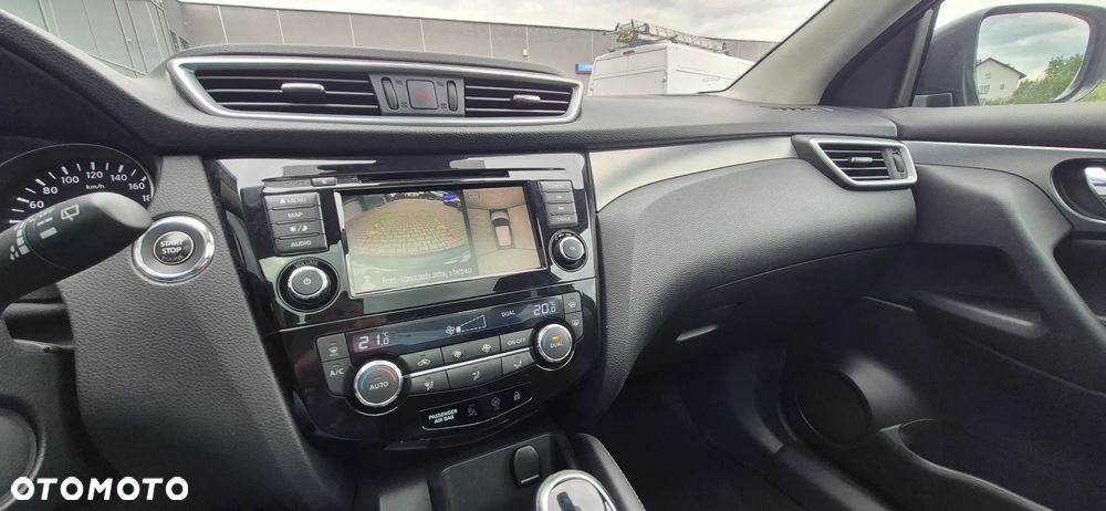 Nissan Qashqai 1.3 DIG-T DCT N-CONNECTA - 18