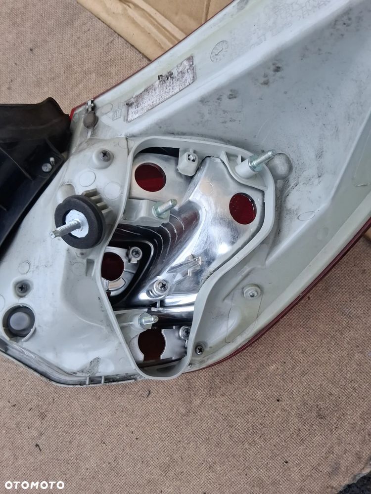 Lampa tylna prawa OPEL ASTRA IV J HB 2009-2012 - 3