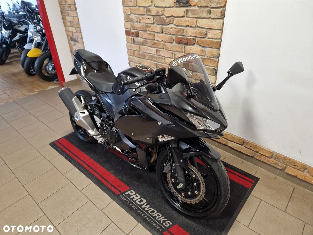 Kawasaki Ninja 400 - 1