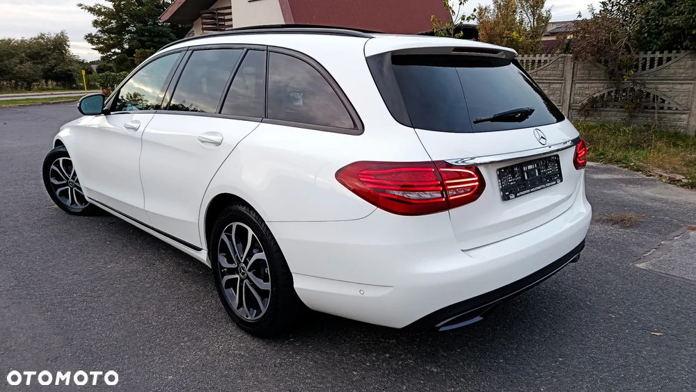 Mercedes-Benz C-Class 2018 photo 4