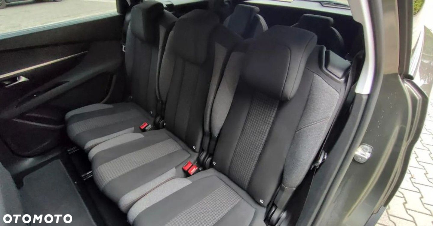 Peugeot 5008 - 28