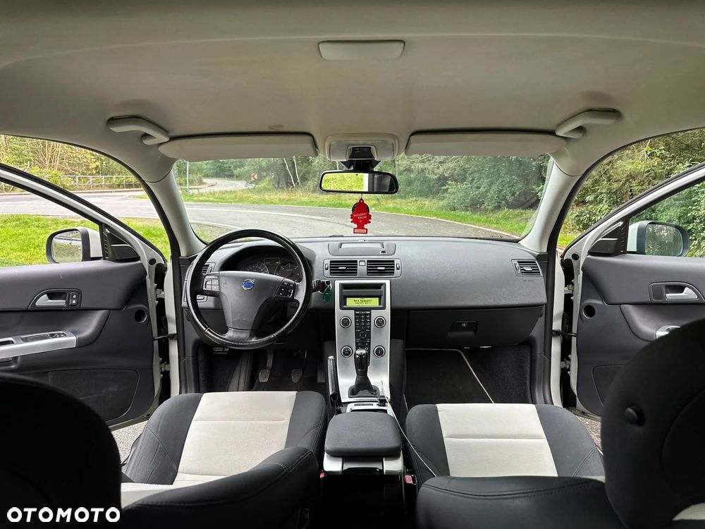Volvo C30 D2 Momentum - 33