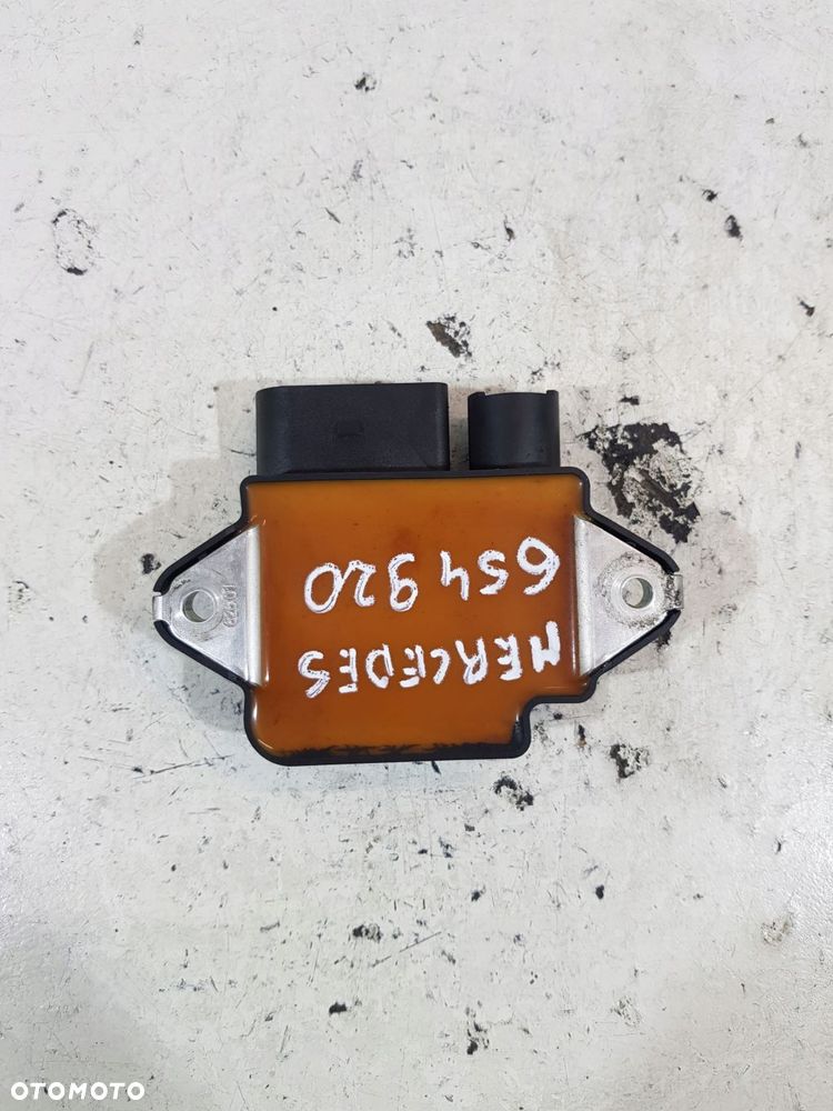 przekaźnik świec żarowych a6549001300 mercedes 2.0 cdi 654920 - 2