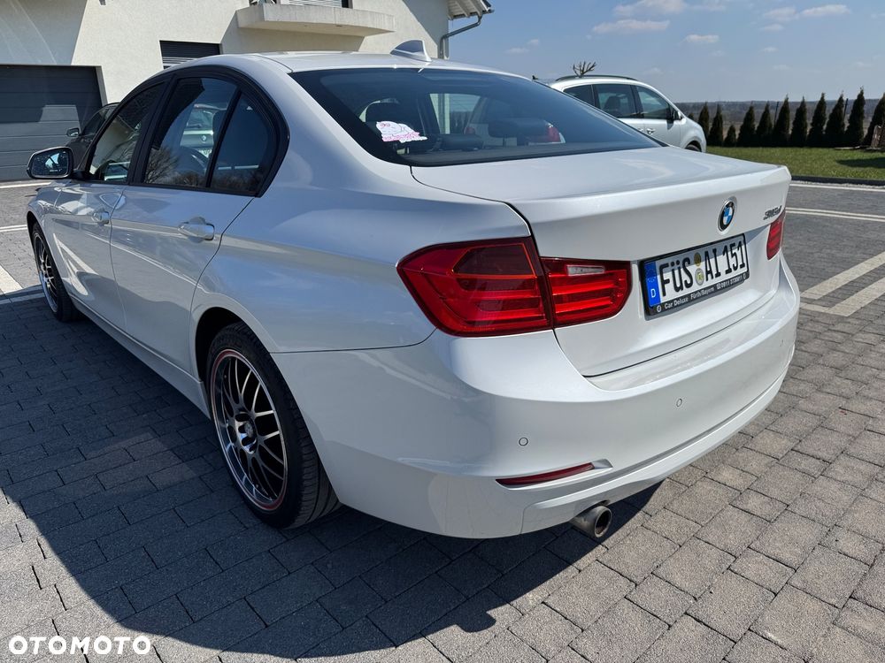 BMW Seria 3 318d DPF - 6
