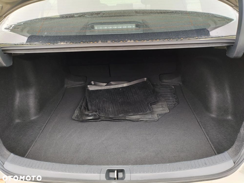 Toyota Corolla 1.5 Comfort - 17