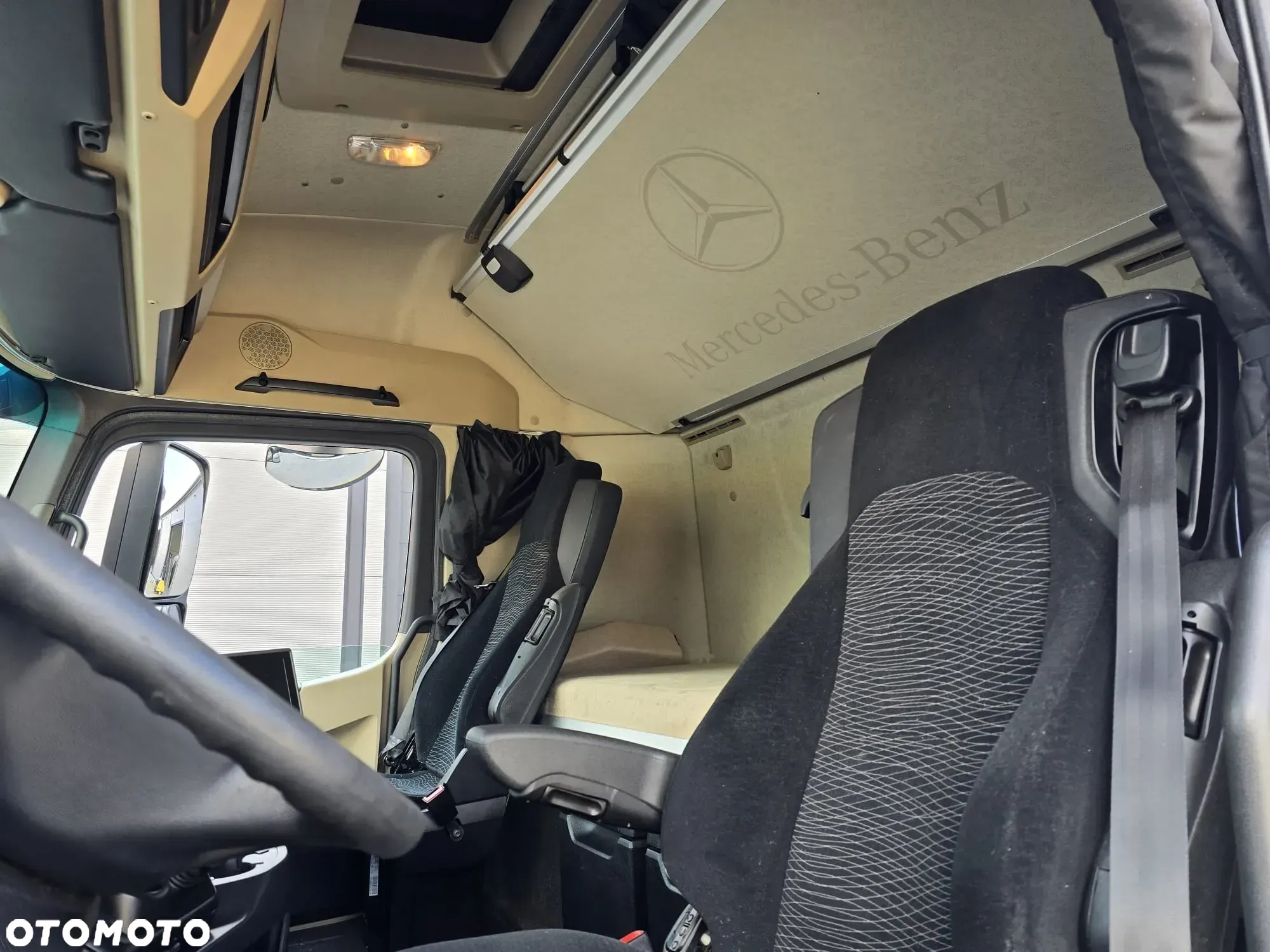 Mercedes-Benz ACTROS - 11