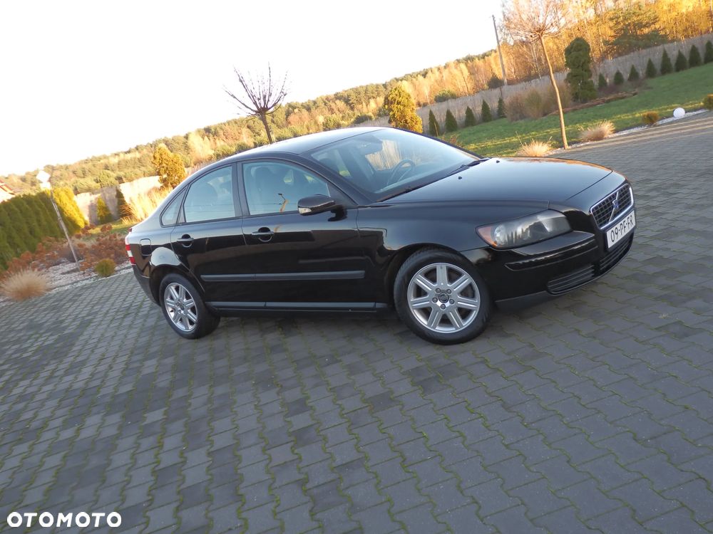 Volvo S40 2.4 Momentum - 1