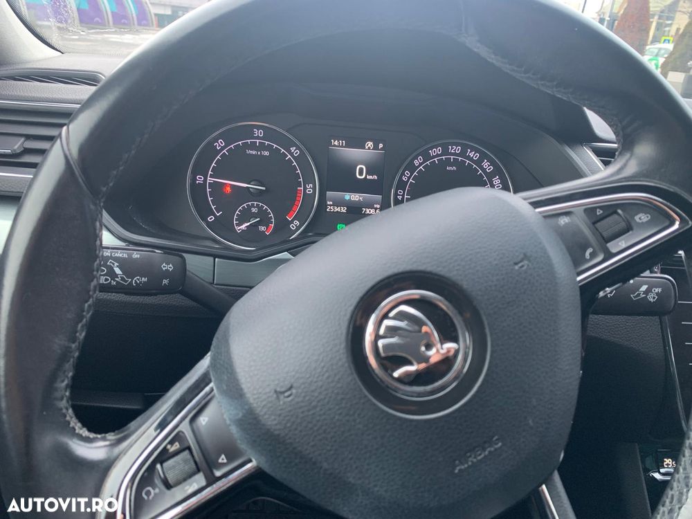 Skoda Superb 2.0 TDI DSG Ambition - 16