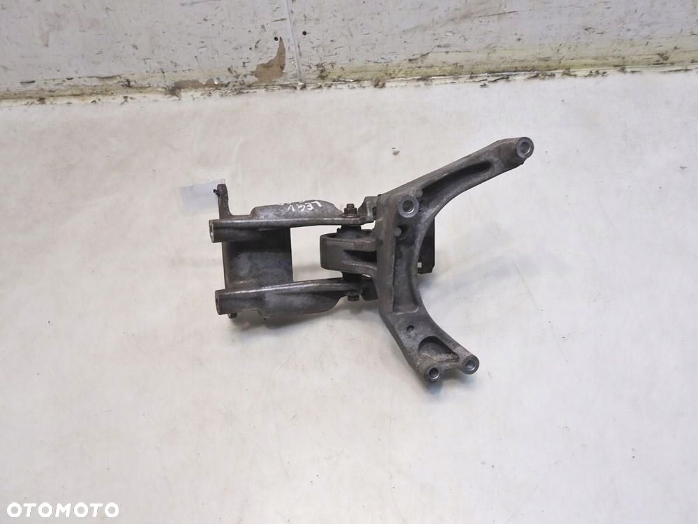 ŁAPA PODUSZKA SILNIKA SUBARU LEGACY V 2.0 D - 5