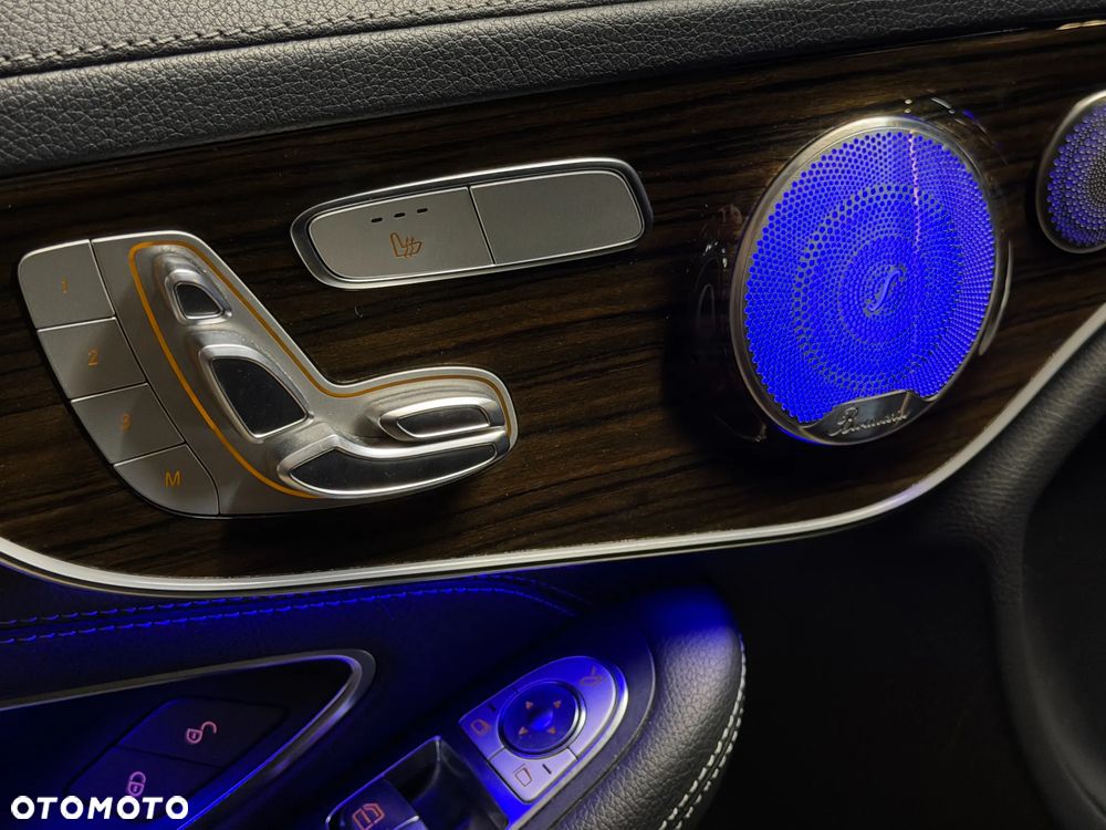 Mercedes-Benz Klasa C 300 9G-TRONIC AMG Line - 25