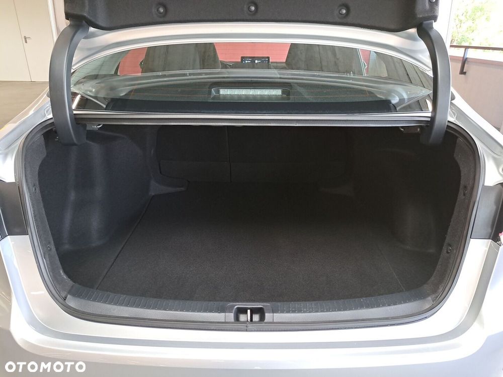 Toyota Corolla 1.8 Hybrid Comfort - 17