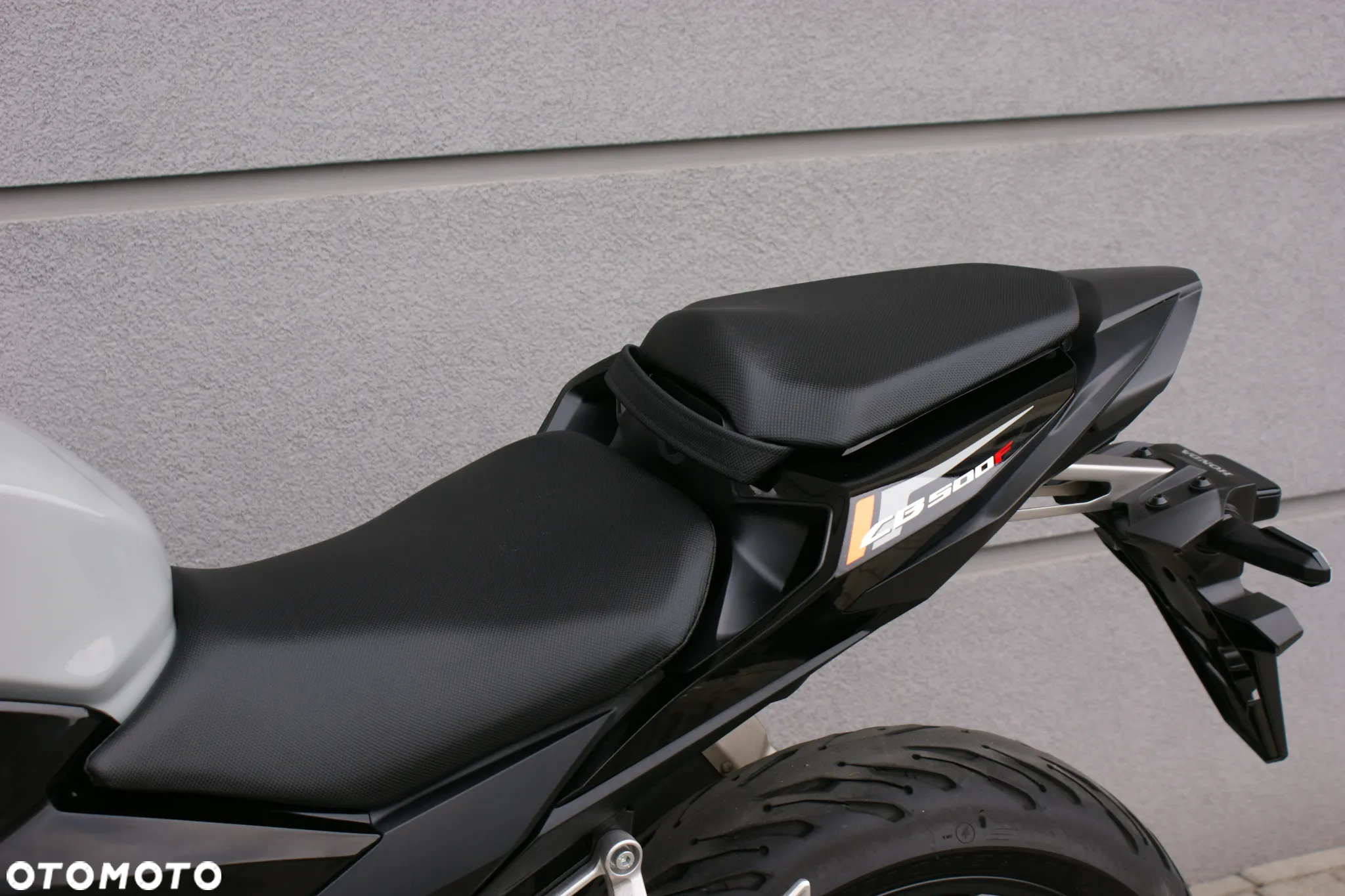 Honda CB - 12