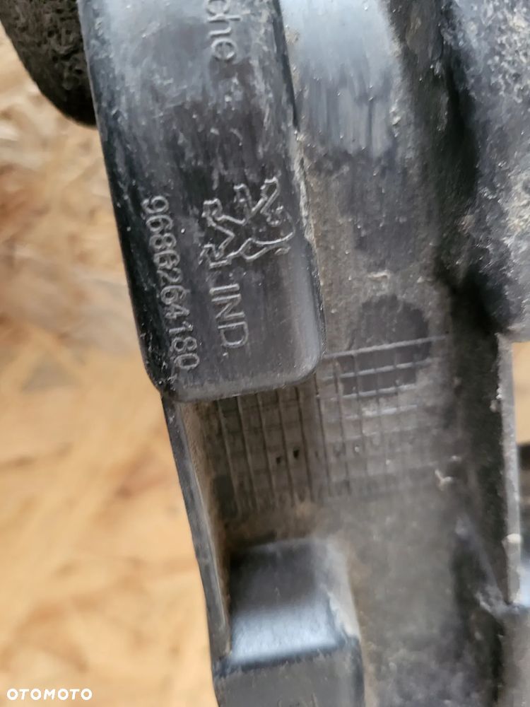 Ślizg zderzaka lewy tył Peugeot 5008 - 4