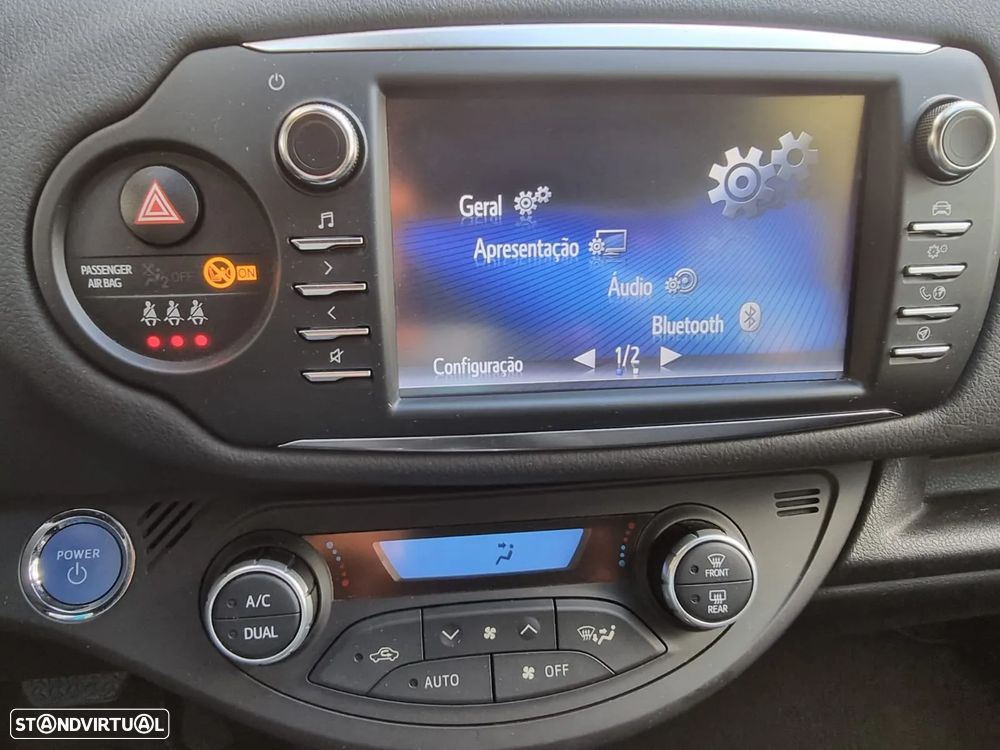 Toyota Yaris 1.5 HSD Square Collec.White - 21