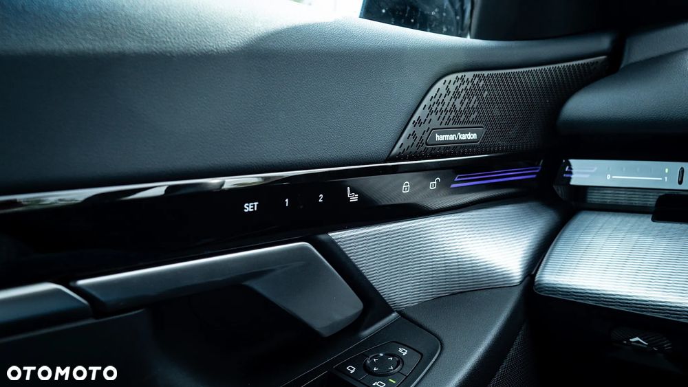 BMW Seria 5 520i - 24