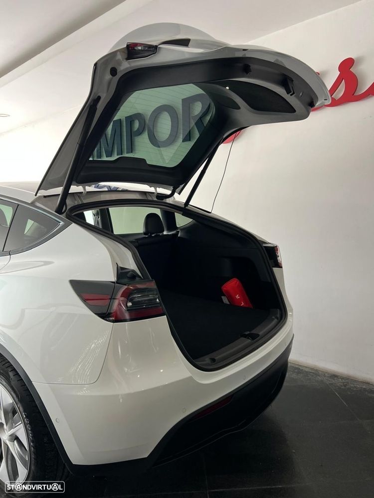 Tesla Model Y Long Range Dual Motor AWD - 14