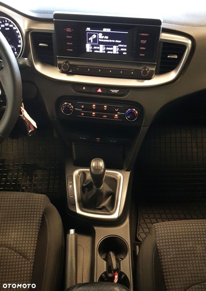 Kia Ceed - 19