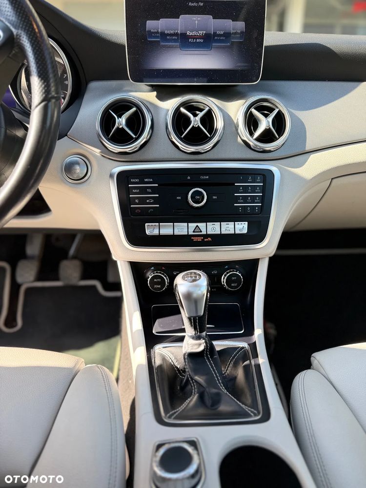 Mercedes-Benz GLA - 18