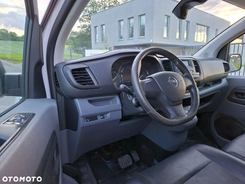 Opel Vivaro - 10