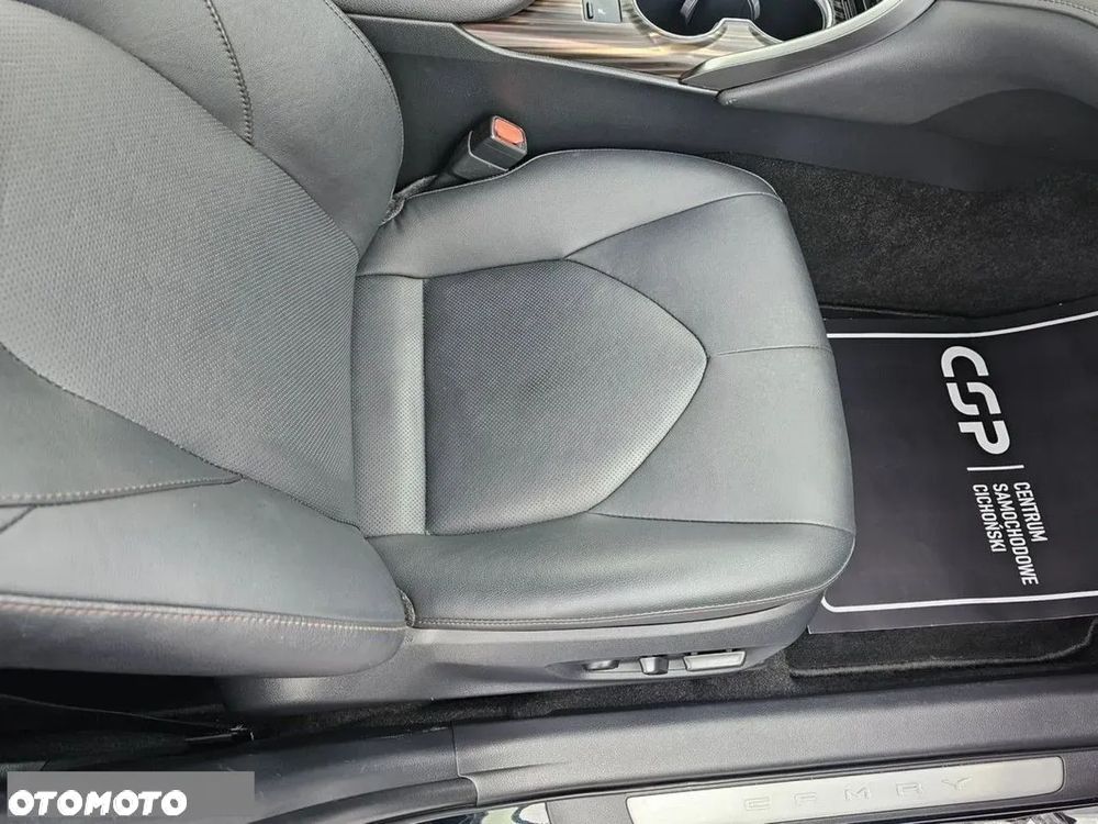 Toyota Camry 2.5 Hybrid Prestige CVT - 21