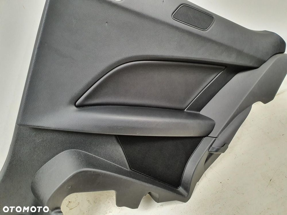 TAPICERKA BOCZEK PRAWY TYŁ MERCEDES W204 COUPE - 2