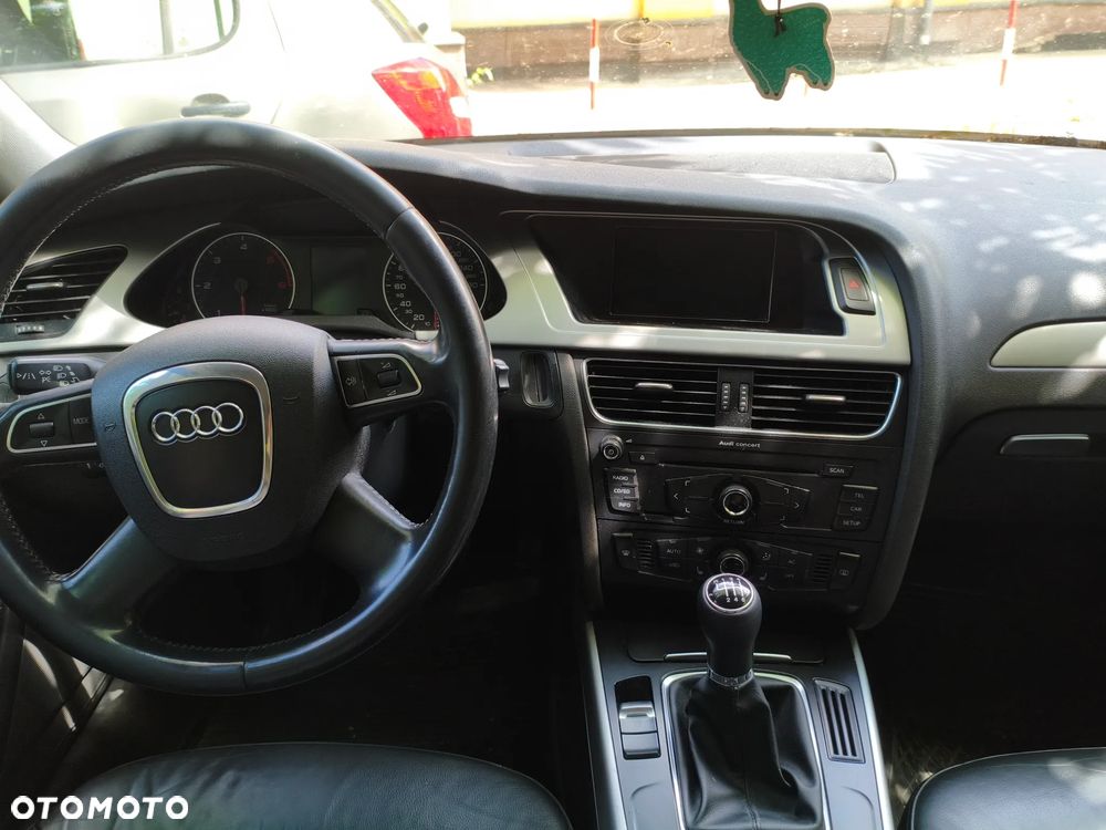 Audi A4 Limousine - 7