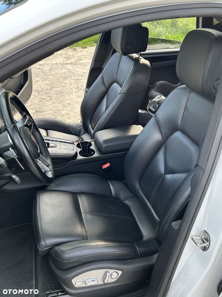 Porsche Macan - 23