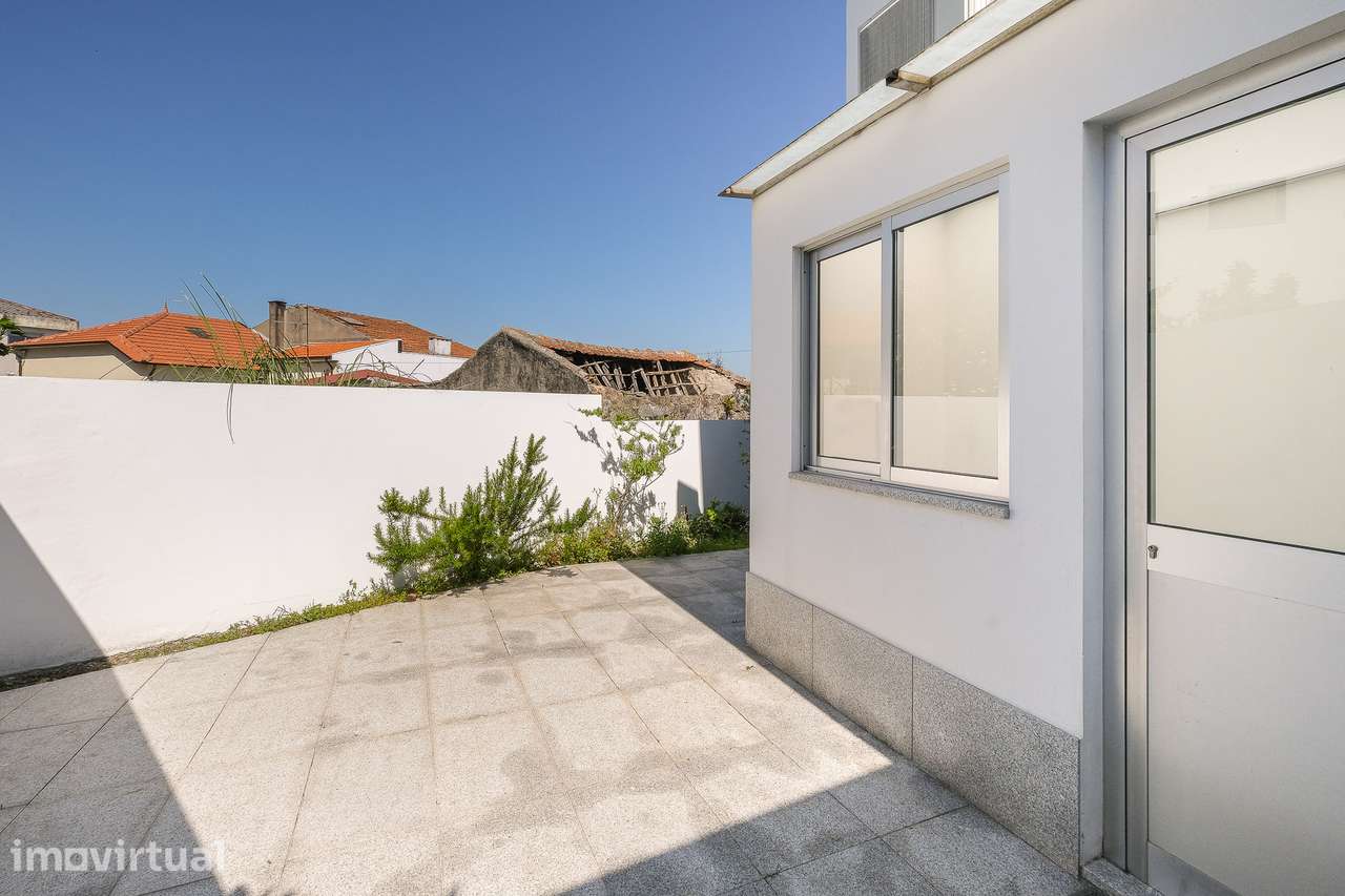 Moradia T2 Mobilada com Jardim | Excelente Localização - Grande imagem: 5/13