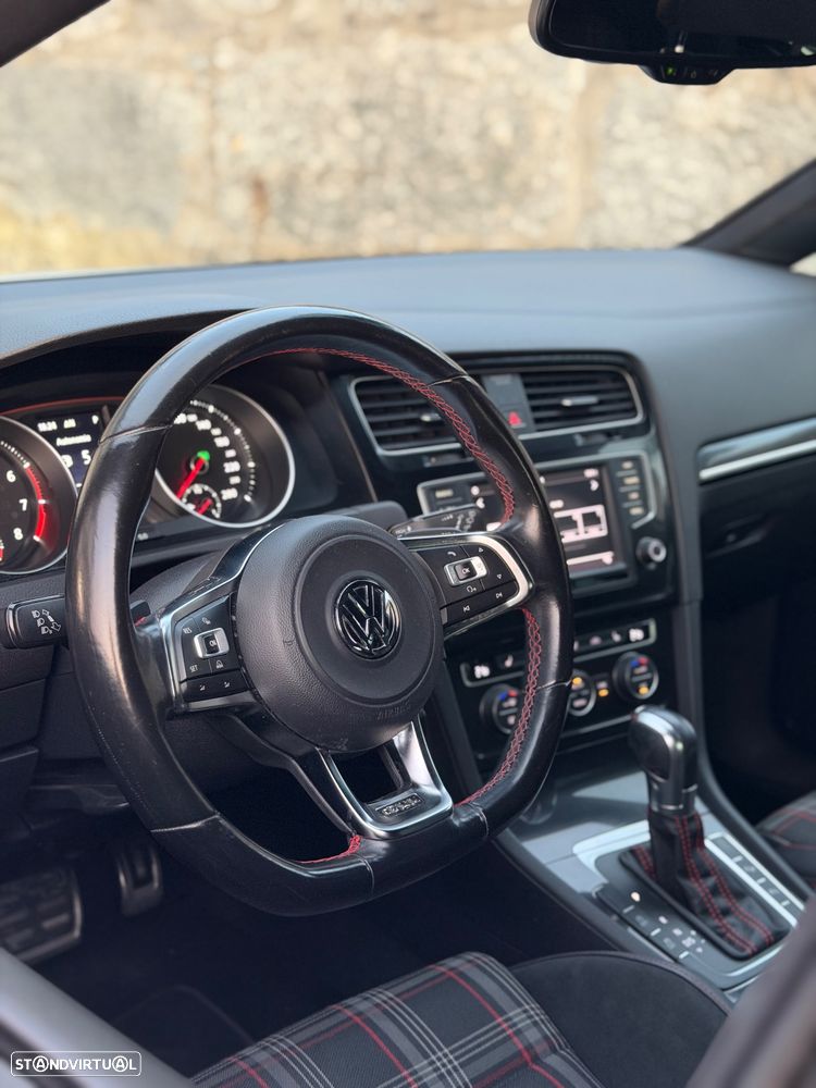 VW Golf 2.0 TSi GTi DSG - 17