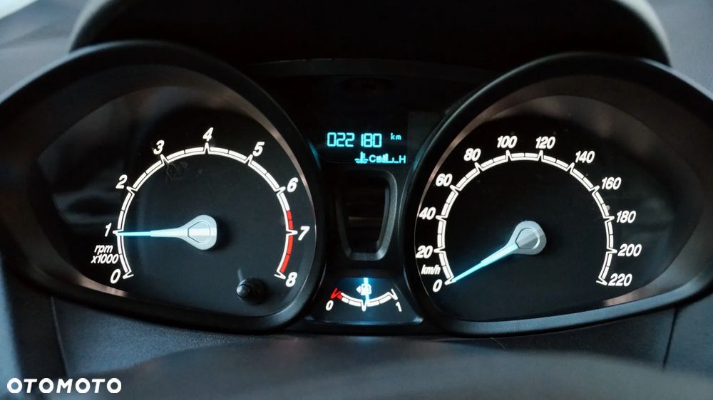 Ford Tourneo Courier 1.0 EcoBoost Trend - 24