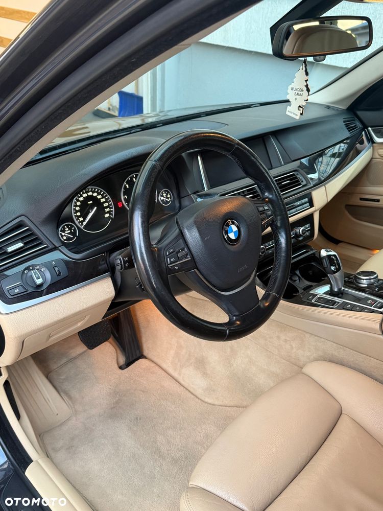 BMW Seria 5 520d xDrive - 11