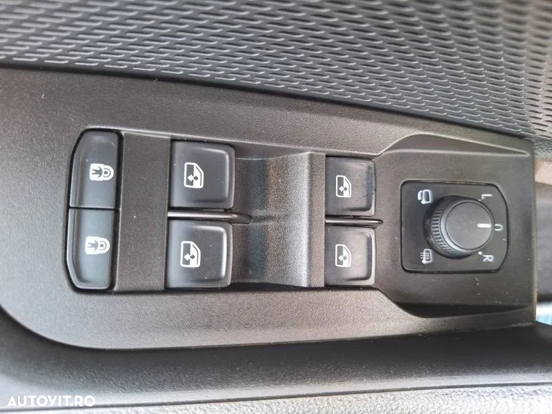 Skoda Octavia Combi 2.0 TDI DSG 4X4 Scout - 13