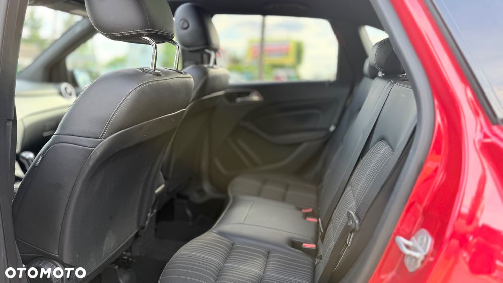 Mercedes-Benz Klasa B 180 BlueEFFICIENCY Edition - 23