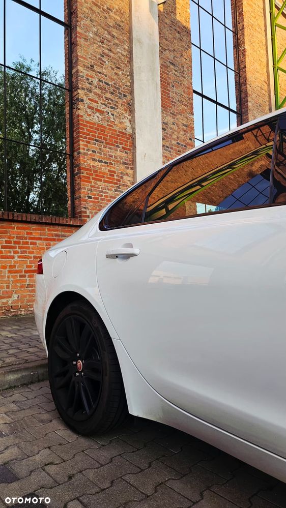 Jaguar XF 2.0 T Prestige - 14