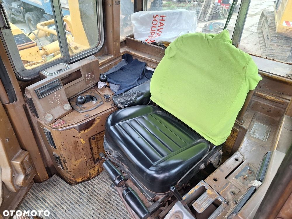 Caterpillar D8L - 12