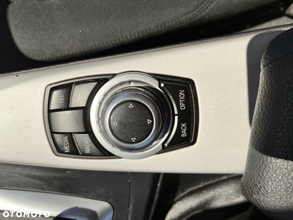 BMW Seria 3 320d xDrive - 21