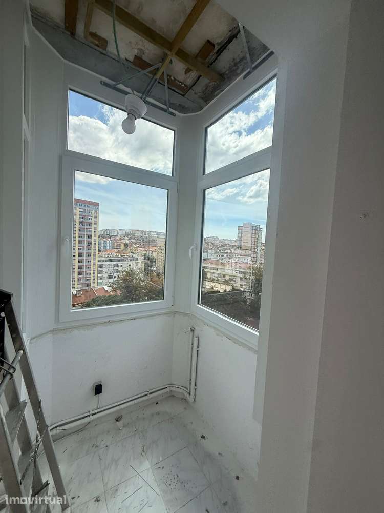 Apartamento T1 Remodelado - Grande imagem: 2/17