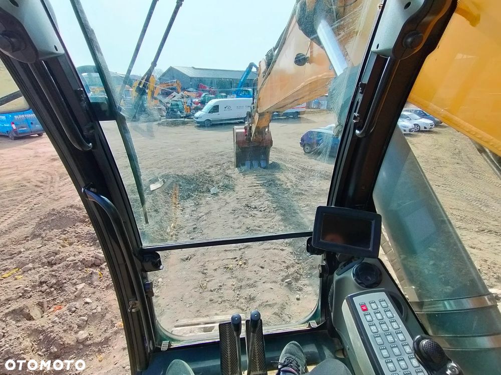 Liebherr R946 LC - 15