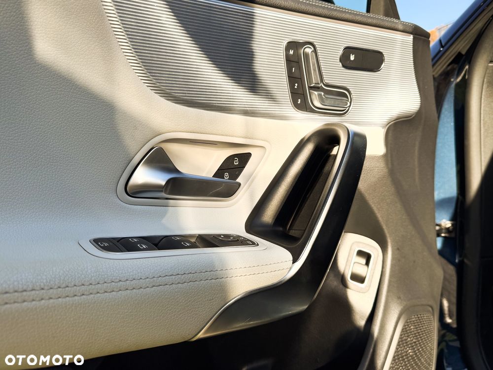 Mercedes-Benz CLA 200 AMG Line 7G-DCT - 26